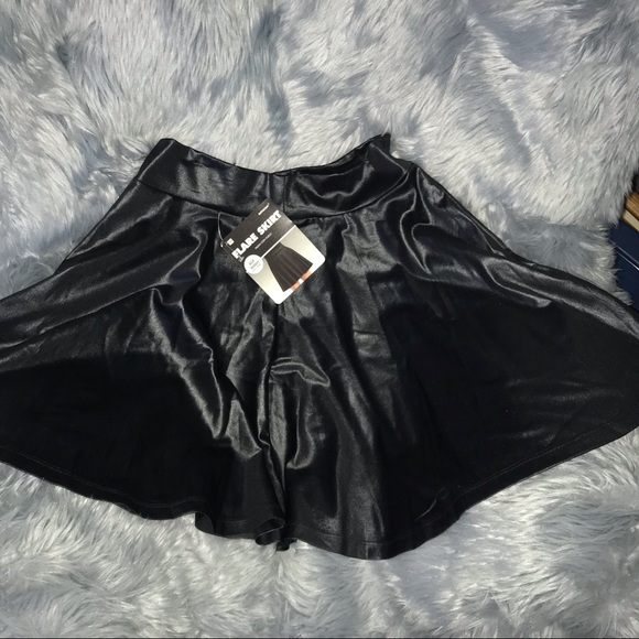 Amscan adult novelty flare skirt - Picture 2 of 3